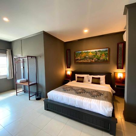 Patuxay Place Vientiane Esterno foto
