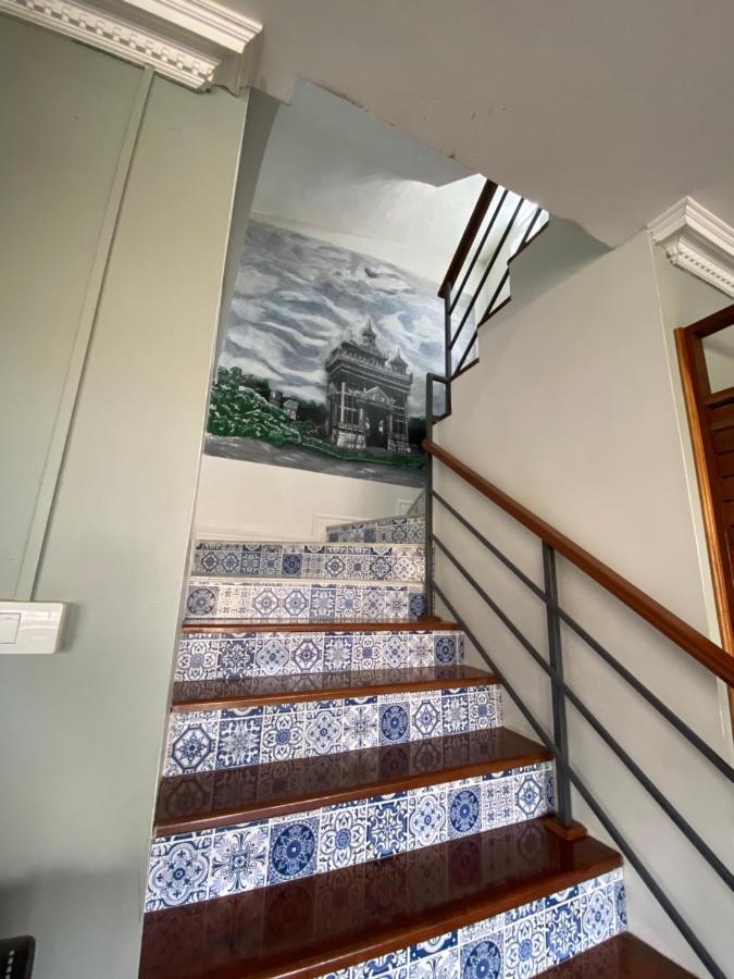 Patuxay Place Vientiane Esterno foto