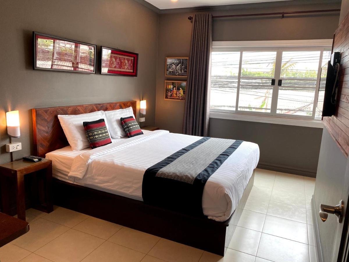 Patuxay Place Vientiane Esterno foto
