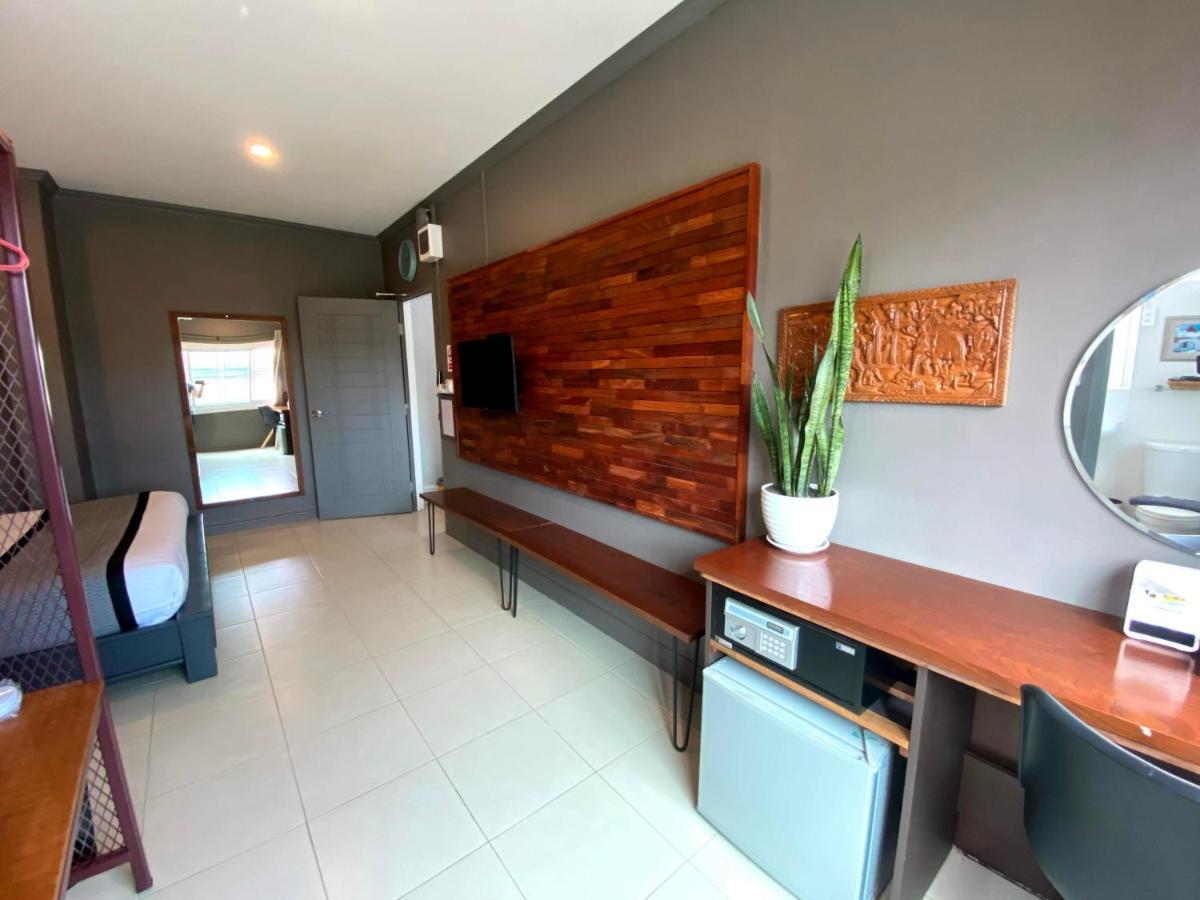 Patuxay Place Vientiane Esterno foto