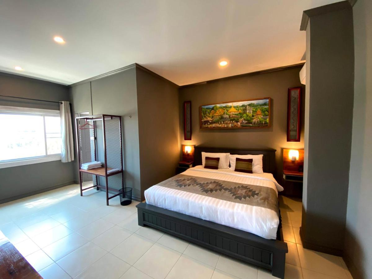 Patuxay Place Vientiane Esterno foto