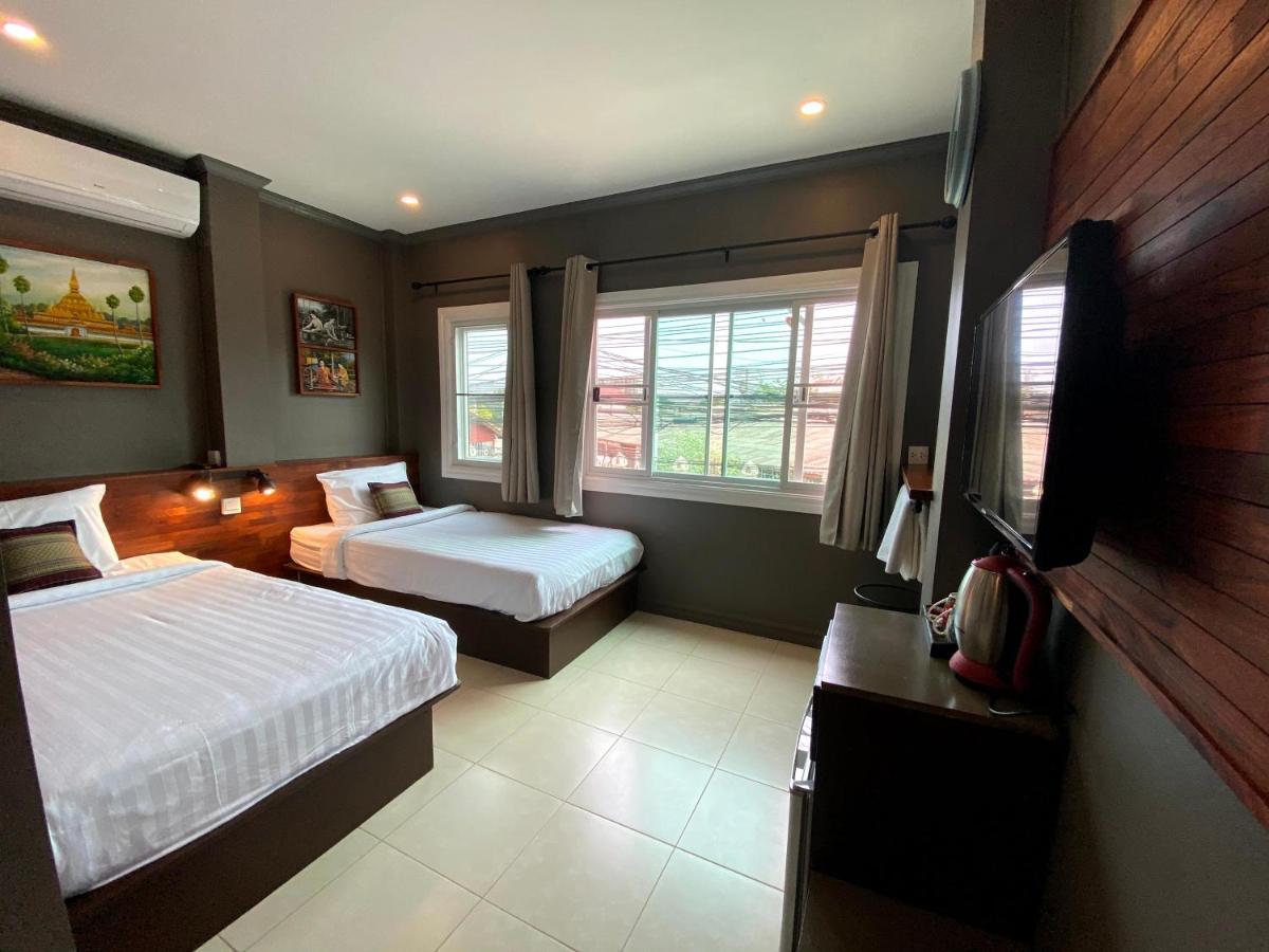 Patuxay Place Vientiane Esterno foto