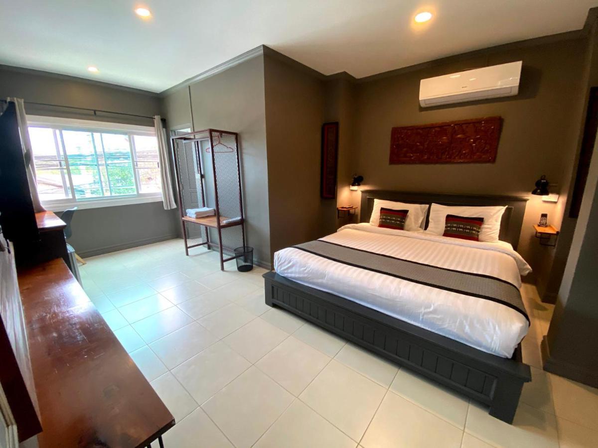 Patuxay Place Vientiane Esterno foto